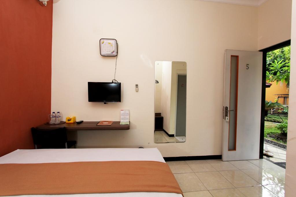 Guest House Rumah Wahidin Syariah Проболинго Екстериор снимка